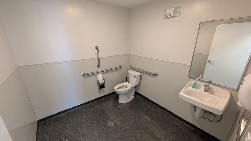 More Photos Of 4615 Grape Rd, Mishawaka Freestanding For Lease