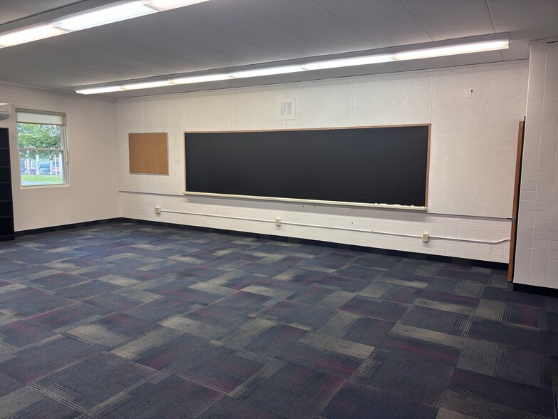 More Photos Of 985 Ebner Dr, Webster Schools For Sale