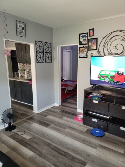 More Photos Of 409 Lake St, Maywood Freestanding For Sale