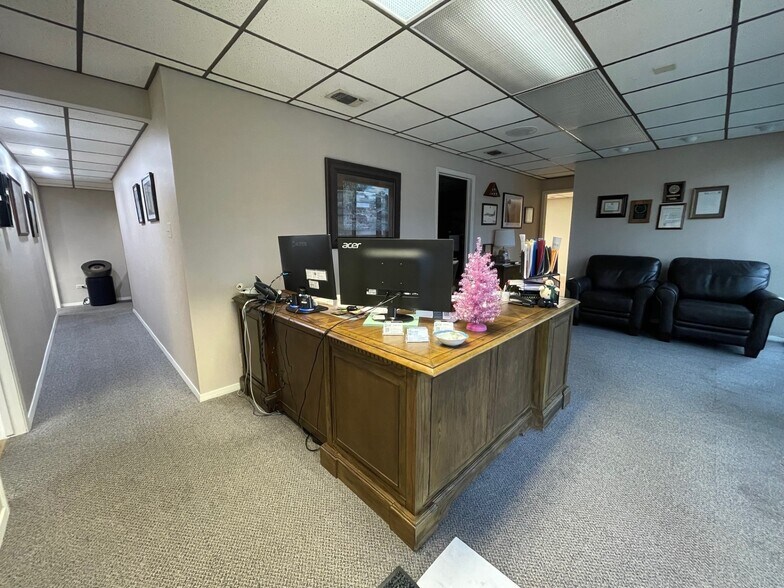 More Photos Of 247 W Olmos Dr, San Antonio Office For Sale