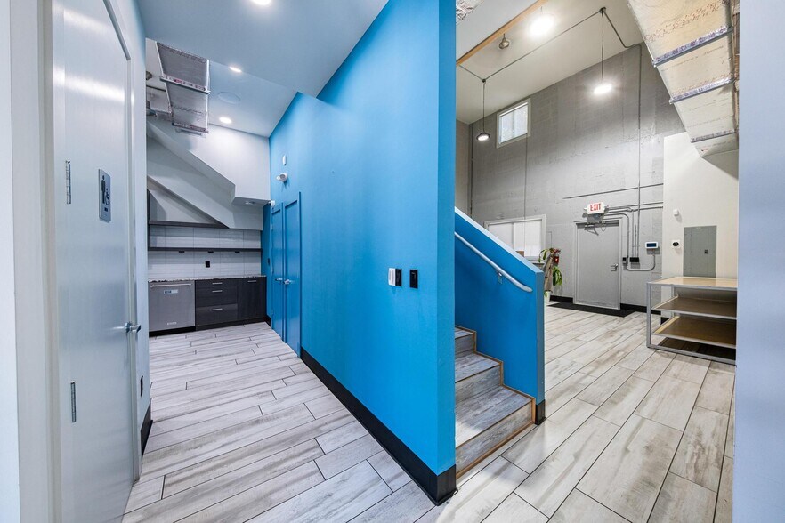 More Photos Of 3305 SW 37th Ave, Miami Office For Sale