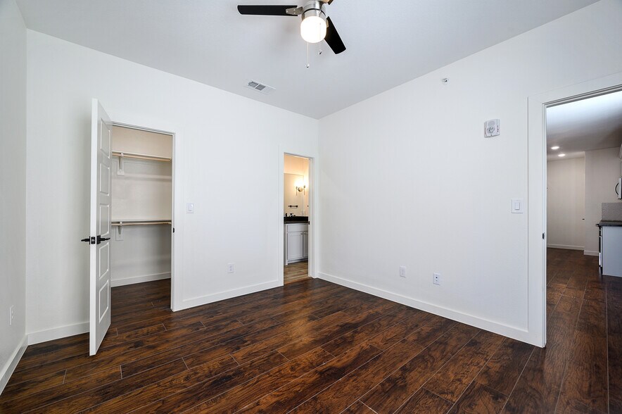More Photos Of 800 S Welch St, Denton Apartments For Sale