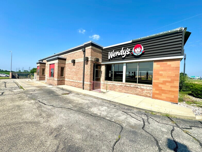 More Photos Of 1209 Broadway Ave E, Mattoon Fast Food For Sale