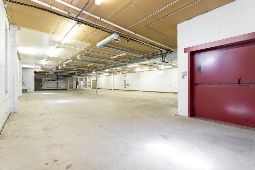 More Photos Of 145-149 Sandy Creek Rd, Verona Flex For Lease