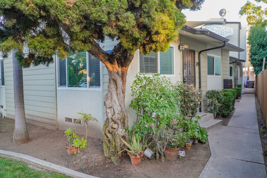 More Photos Of 209-217 C Ave, Coronado Apartments For Sale