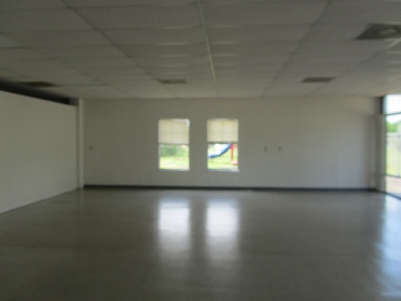 More Photos Of 1205-1211 W Austin St, Port Lavaca Office For Lease