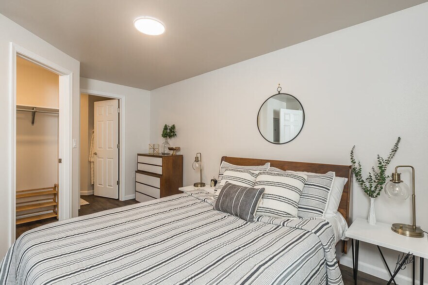 More Photos Of 1533 Lacey St, Fairbanks Apartments For Sale