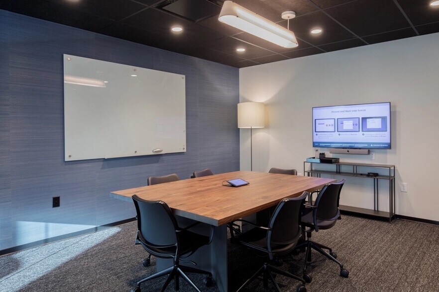 More Photos Of 200 E Las Olas Blvd, Fort Lauderdale Coworking Space