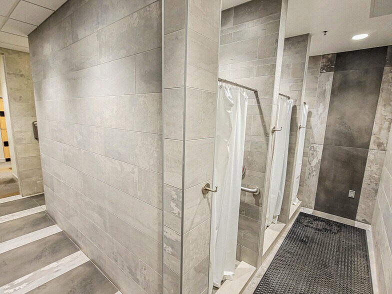 More Photos Of 301 W Bay St, Jacksonville Office For Sale