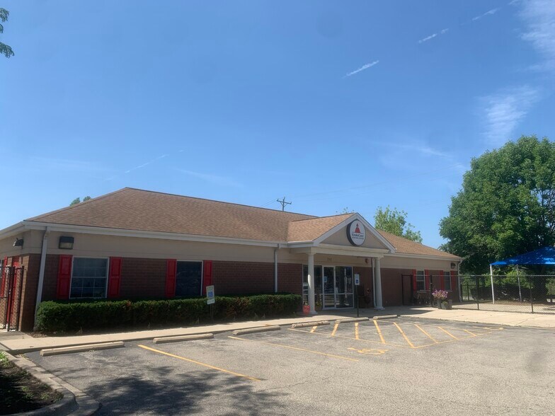 Primary Photo Of 790 N Lake St, Grayslake Daycare Center For Sale