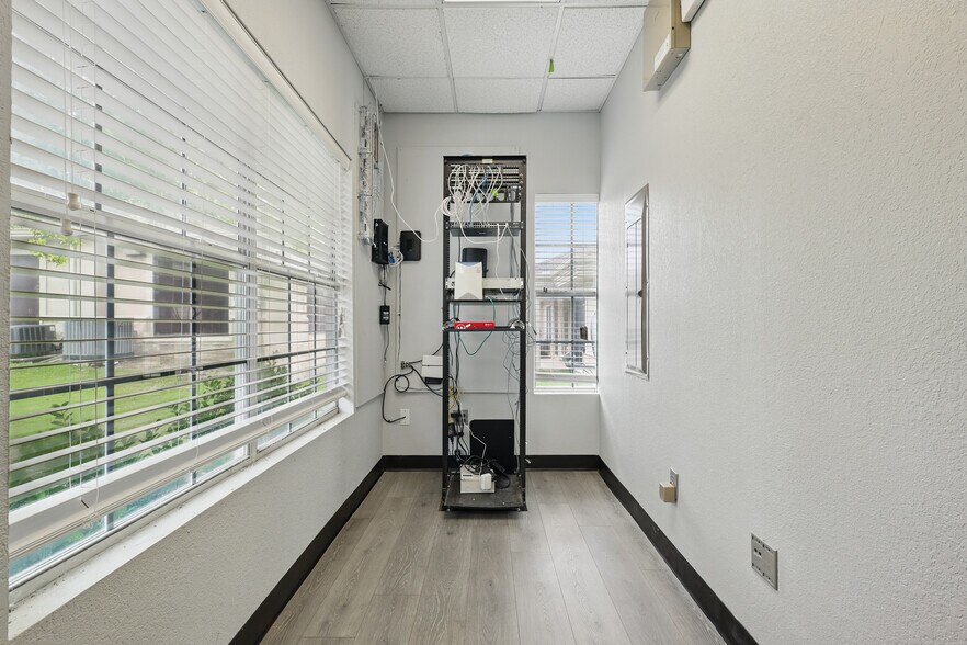 More Photos Of 5152 Village Creek Dr, Plano Office For Lease