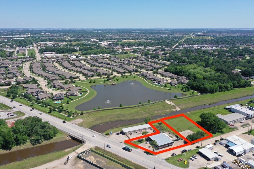 Primary Photo Of 3111 S Main St, Pearland Warehouse For Sale
