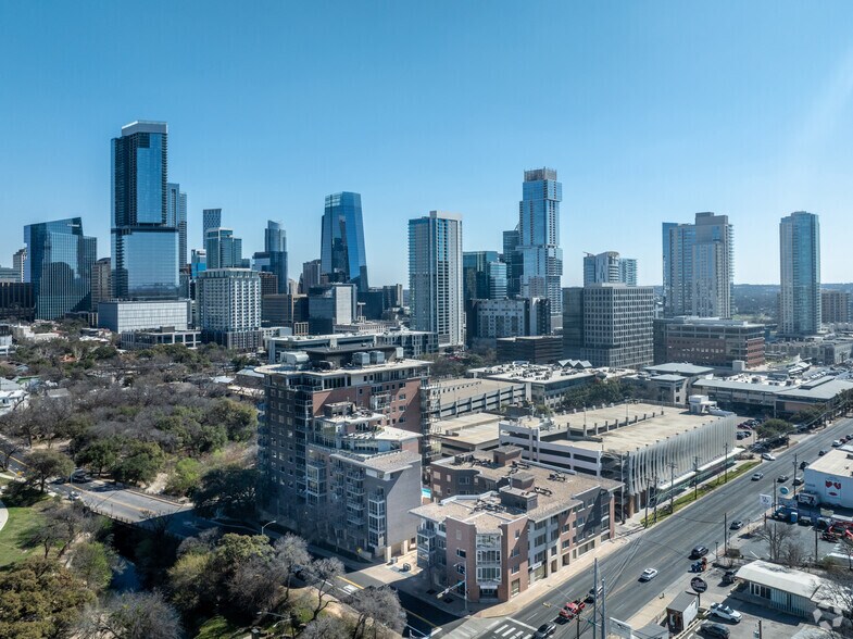 More Photos Of 901 W 9th St, Austin Office For Lease