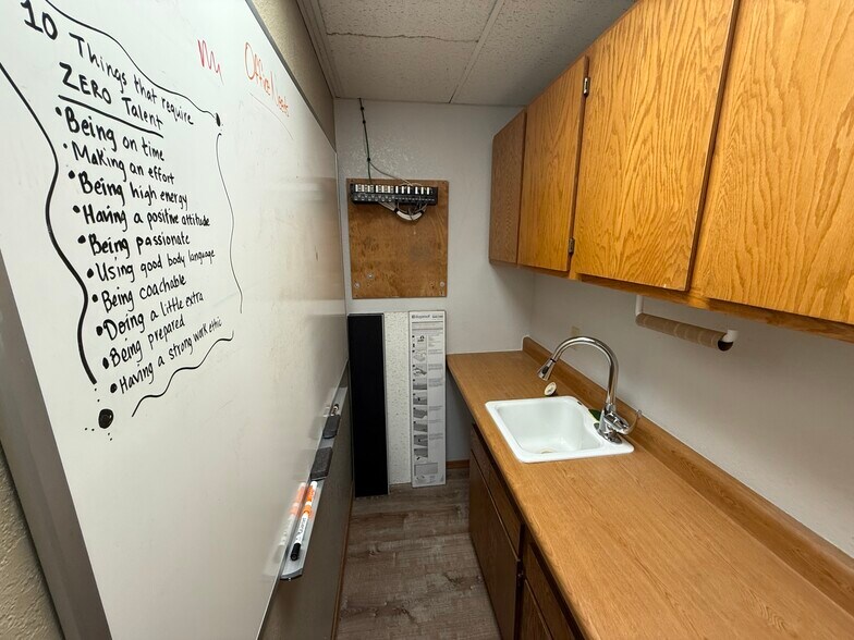 More Photos Of 1515 E Cedar Ave, Flagstaff Office For Lease