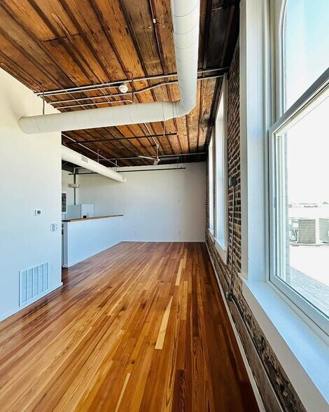 More Photos Of 201-205 E Chambers St, Cleburne Apartments For Sale