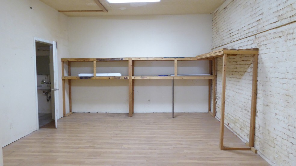 More Photos Of 363-373 E Main St, Ventura Storefront Retail Residential For Lease