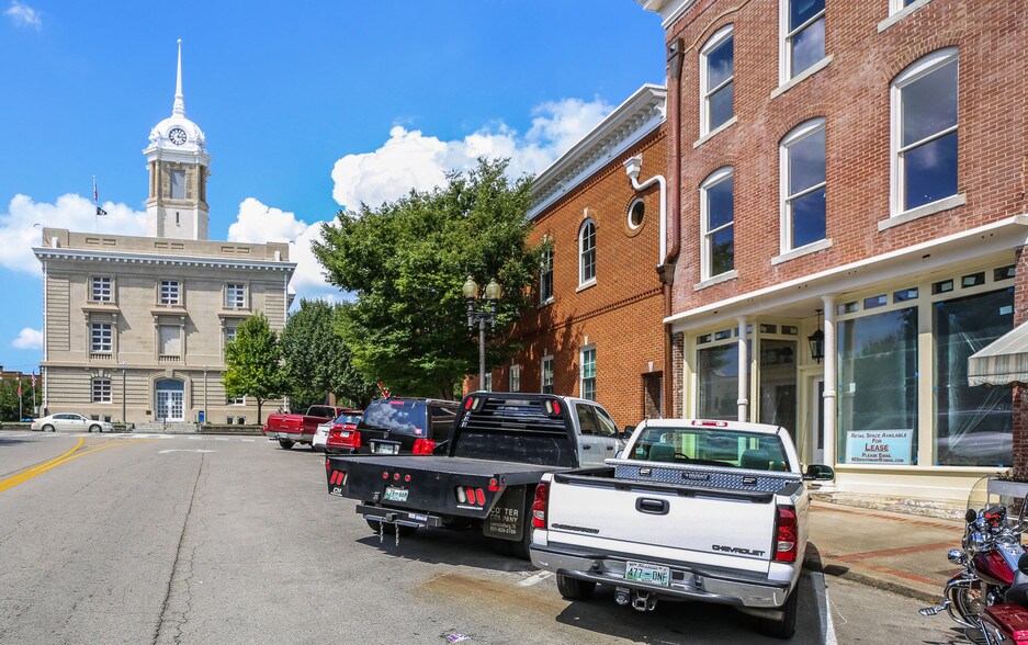 More Photos Of 803 S Main St, Columbia Storefront Retail Office For Lease