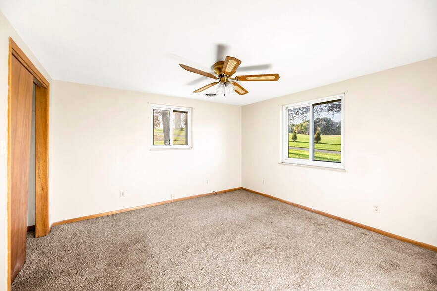 More Photos Of 310 Goose Creek Rd, Dandridge Office For Sale