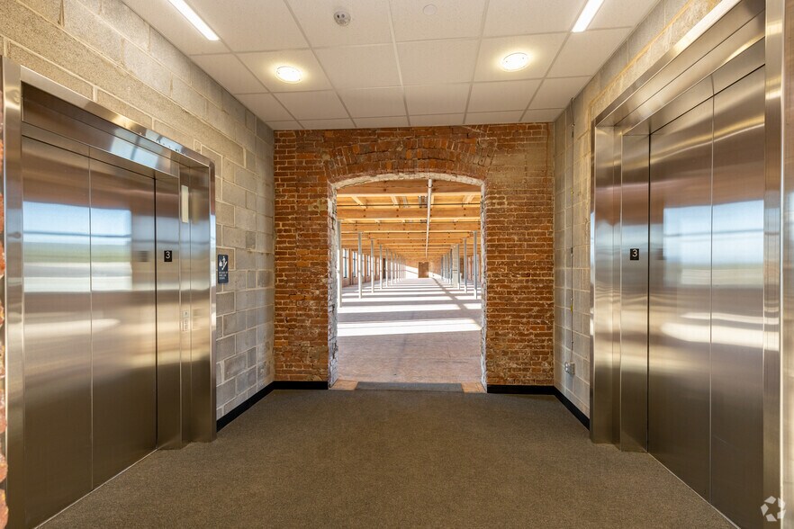 More Photos Of 2400 8th Ave, Altoona Office For Sale