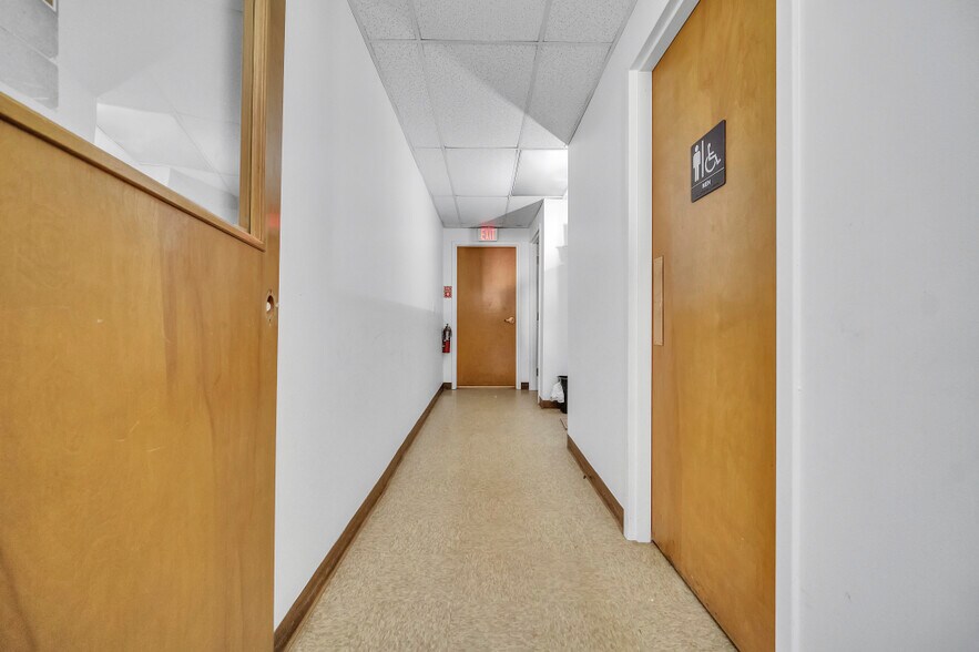 More Photos Of 4878 Van Epps Rd, Brooklyn Heights Manufacturing For Sale