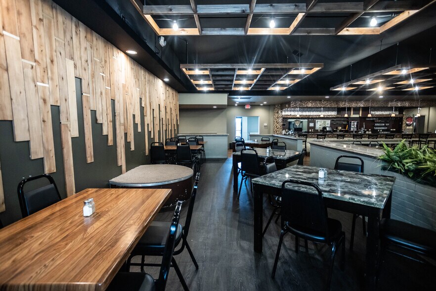 More Photos Of 1301 E Fulton St, Garden City Bar For Sale