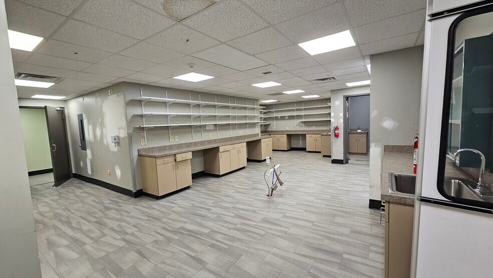 More Photos Of 1340 Lincoln Way E, Chambersburg Office For Lease