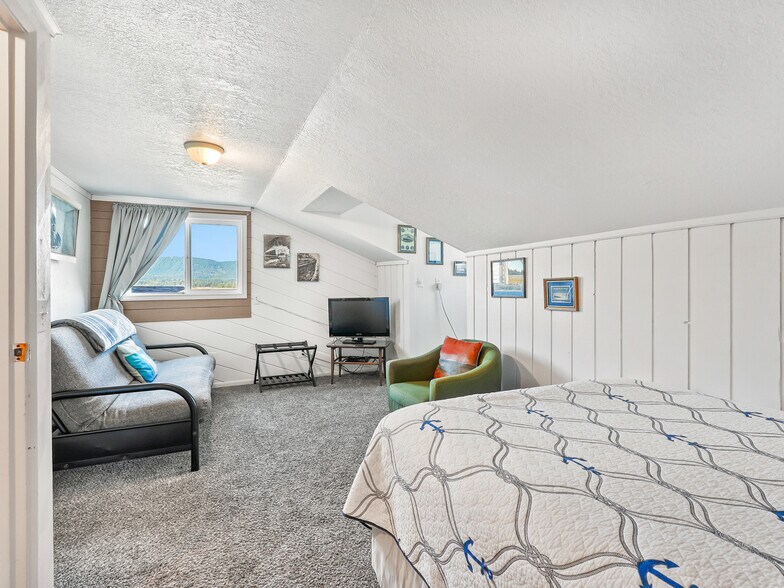 More Photos Of 580 Marine Dr, Wheeler Hotel For Sale
