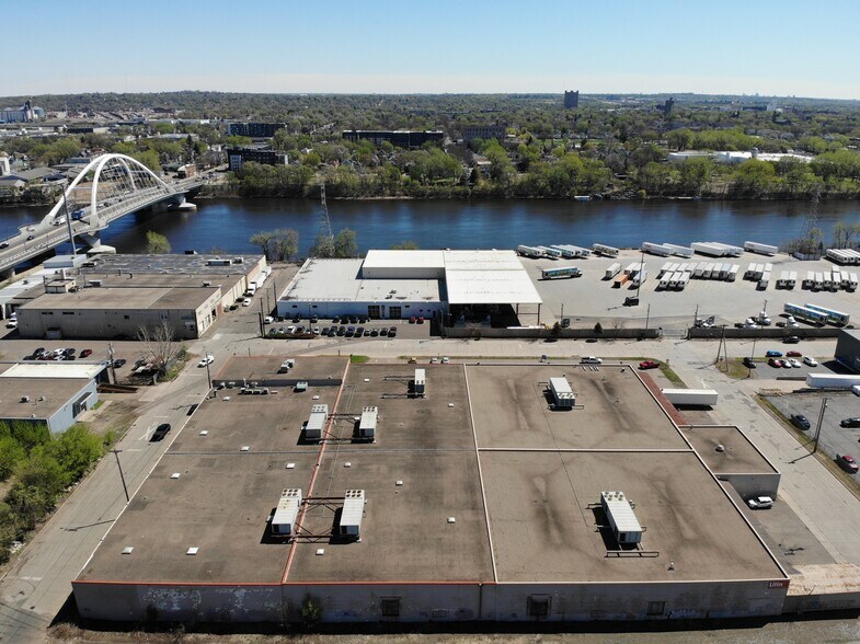 More Photos Of 3003 Pacific St, Minneapolis Distribution For Lease