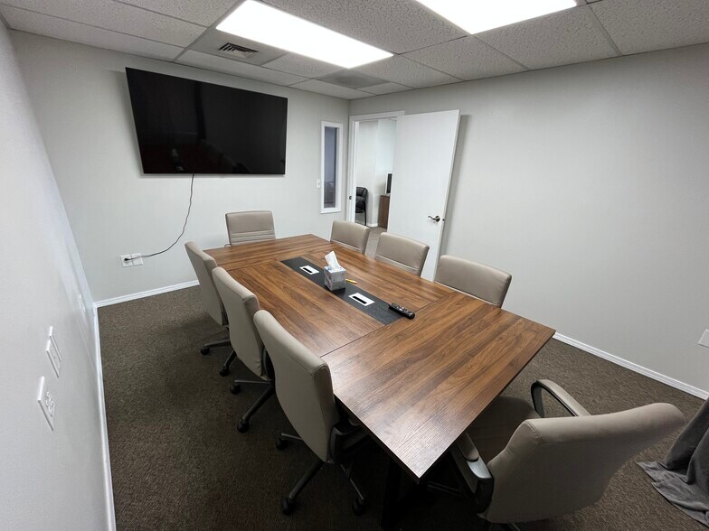 More Photos Of 111 E Lincoln Rd, Spokane Office For Sale