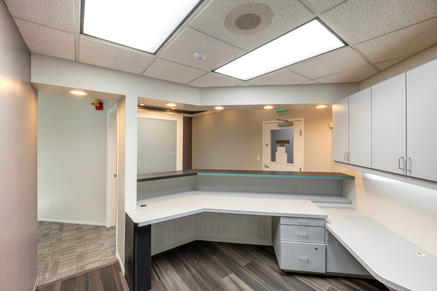 More Photos Of 5220 Neil Rd, Reno Medical For Lease