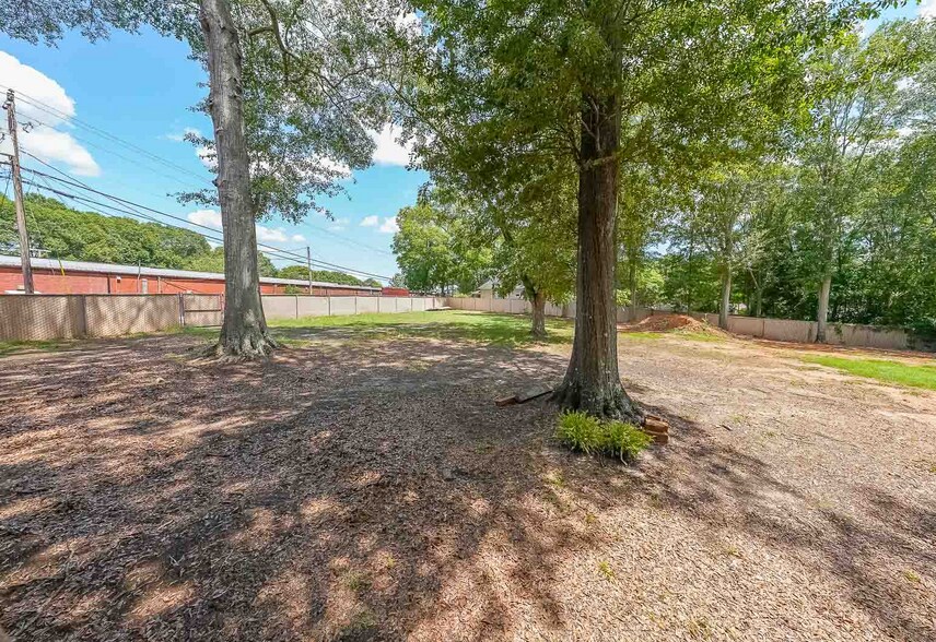 More Photos Of 250 Cleveland St, Locust Grove Industrial For Sale