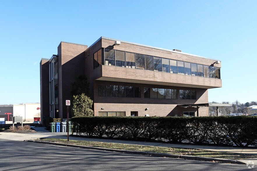 More Photos Of 1494 Old York Rd, Abington Medical For Sale