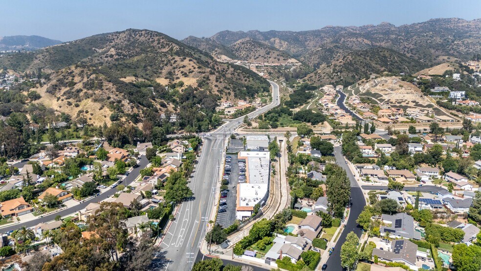 More Photos Of 23701-23751 Roscoe Blvd, Canoga Park General Retail For Sale