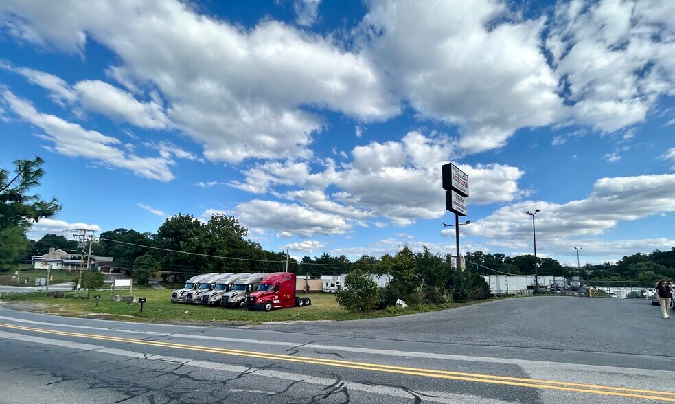 More Photos Of 1550 Robinhood Dr, Etters Land For Sale