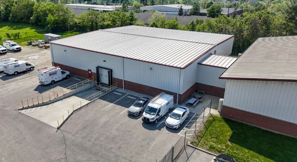More Photos Of 4585 Cornell Rd, Blue Ash Manufacturing For Lease