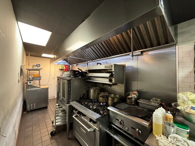 More Photos Of 226 7th Ave, Brooklyn Storefront Retail Residential For Lease