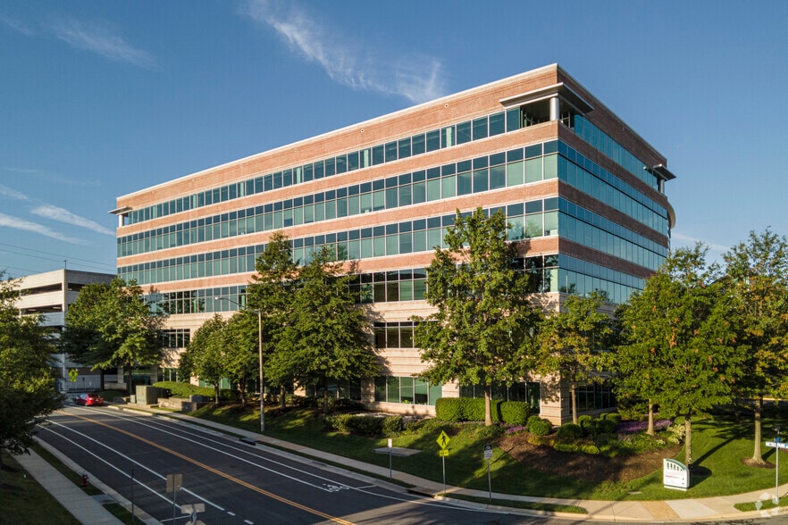 More Photos Of 6363 Walker Ln, Alexandria Office For Lease