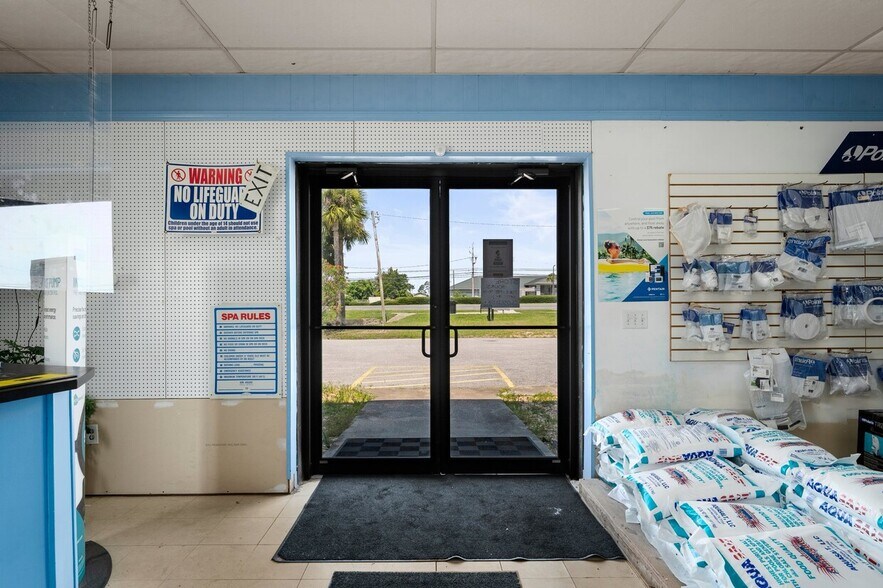 More Photos Of , Panama City General Retail For Sale