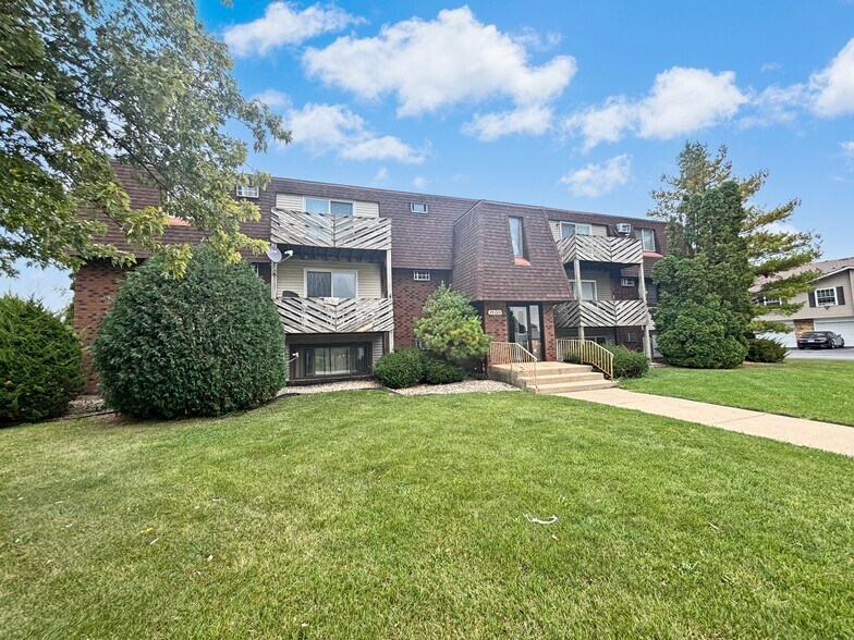 More Photos Of 20224 S Frankfort Square Rd, Frankfort Apartments For Sale