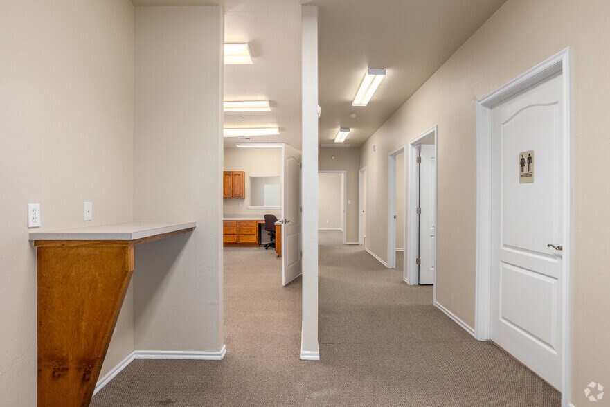 More Photos Of 2120 McKown Dr, Norman Office For Lease