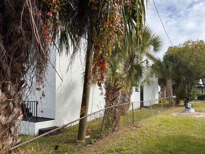 More Photos Of 701 W King St, Cocoa Warehouse For Sale