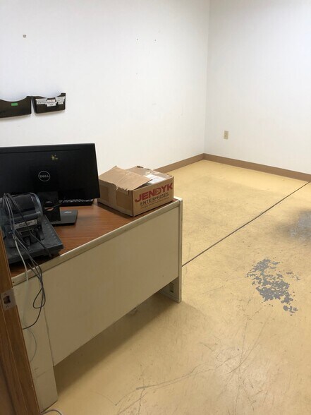 More Photos Of 820 Fullview Dr, Appleton Food Processing For Lease