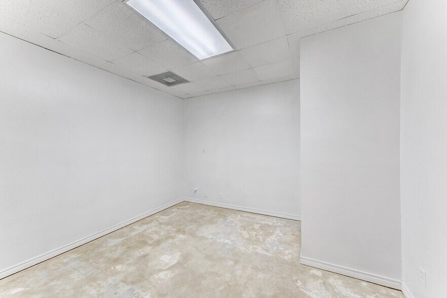 More Photos Of 14721 Pebble Bend Dr, Houston Medical For Lease
