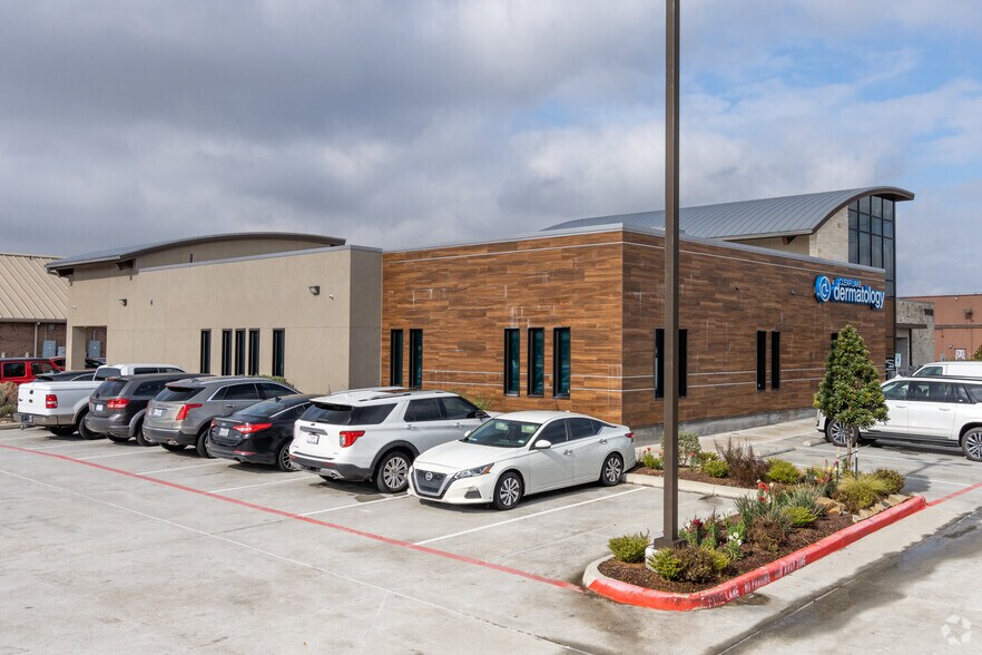 More Photos Of 13938 Galveston Rd, Webster Storefront Retail Office For Lease