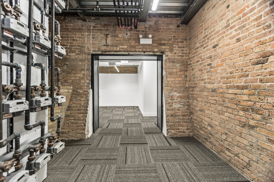 More Photos Of 153 W Ohio St, Chicago Apartments For Sale