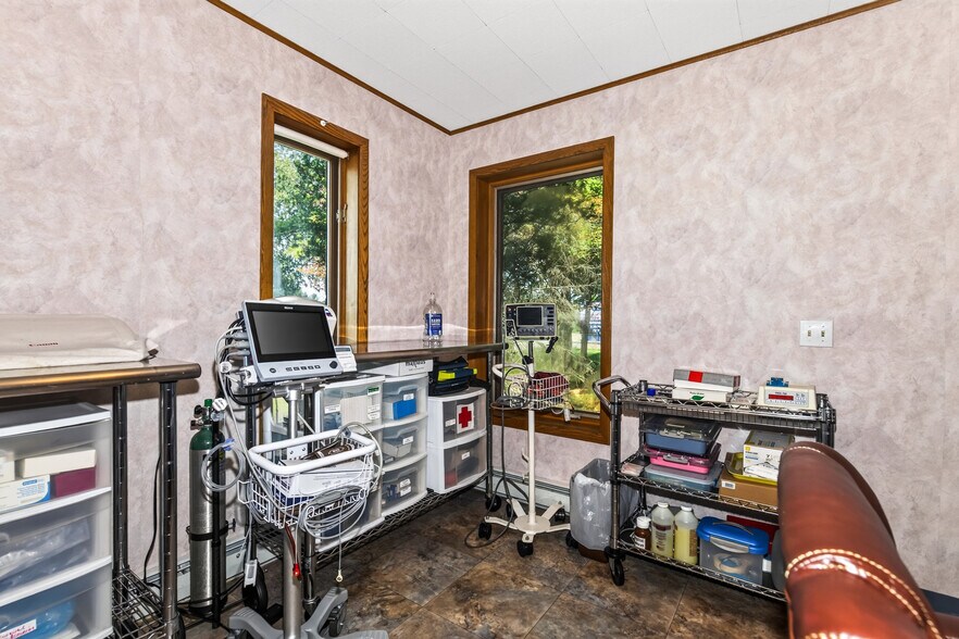 More Photos Of 9758 W Lake Ave, Minocqua Medical For Sale