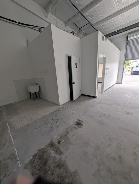 More Photos Of 1500 Tileston Rd, Saint Cloud Warehouse For Sale