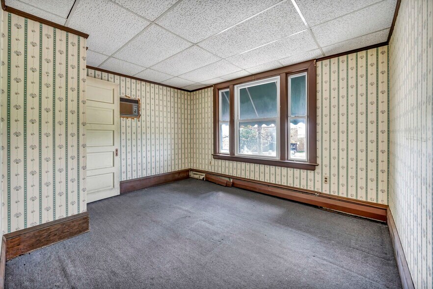 More Photos Of 6318 Lorain Ave, Cleveland Loft Creative Space For Sale