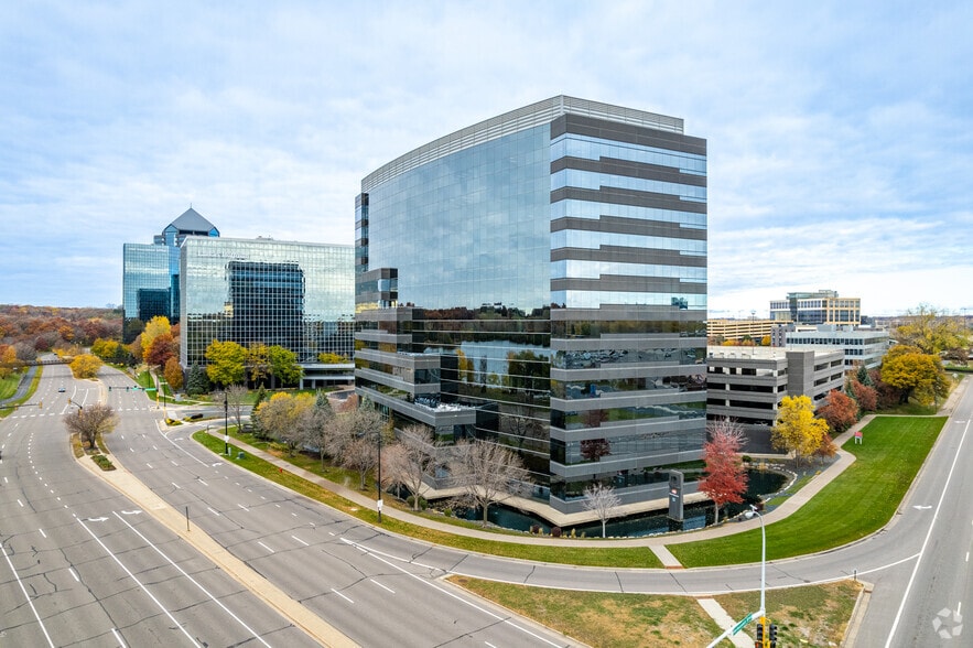 More Photos Of 8000 Norman Center Dr, Bloomington Office For Lease