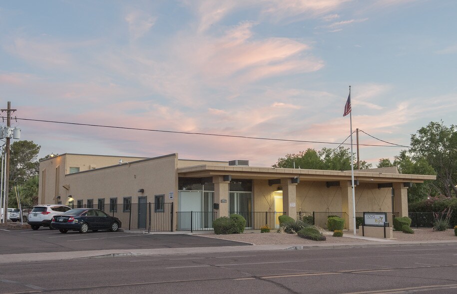 Primary Photo Of 2627 E Thomas Rd, Phoenix Office For Lease